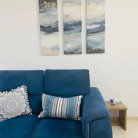 Apollo 2-br In لارنكا